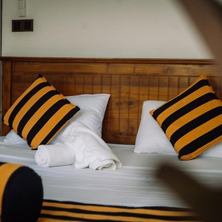 Chill Vibes Hiriketiya Hostel Диквела Екстериор снимка