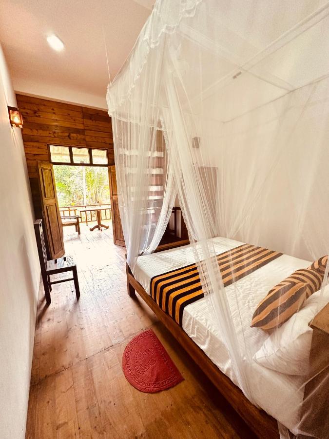 Chill Vibes Hiriketiya Hostel Диквела Екстериор снимка