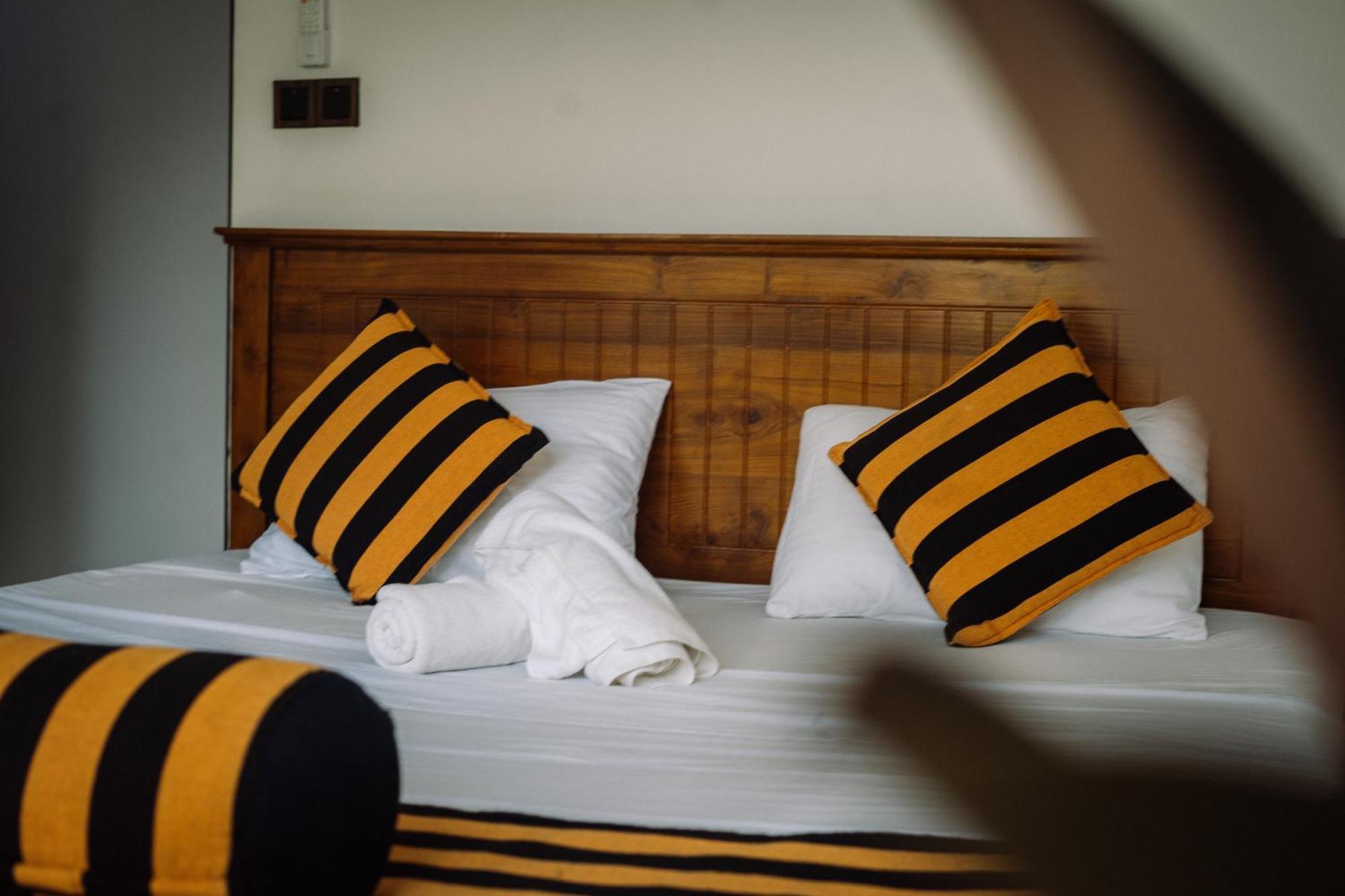 Chill Vibes Hiriketiya Hostel Диквела Екстериор снимка