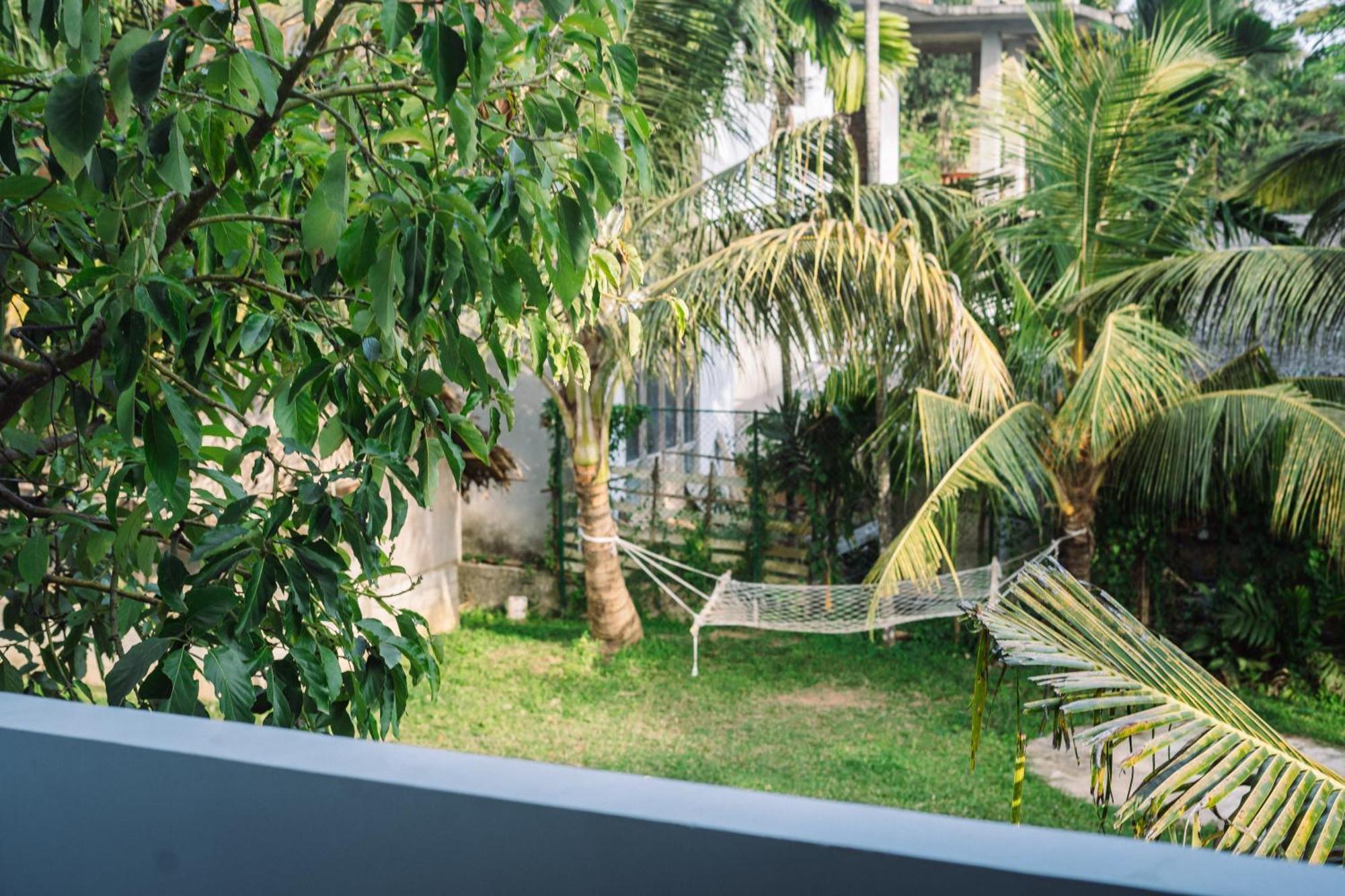Chill Vibes Hiriketiya Hostel Диквела Екстериор снимка
