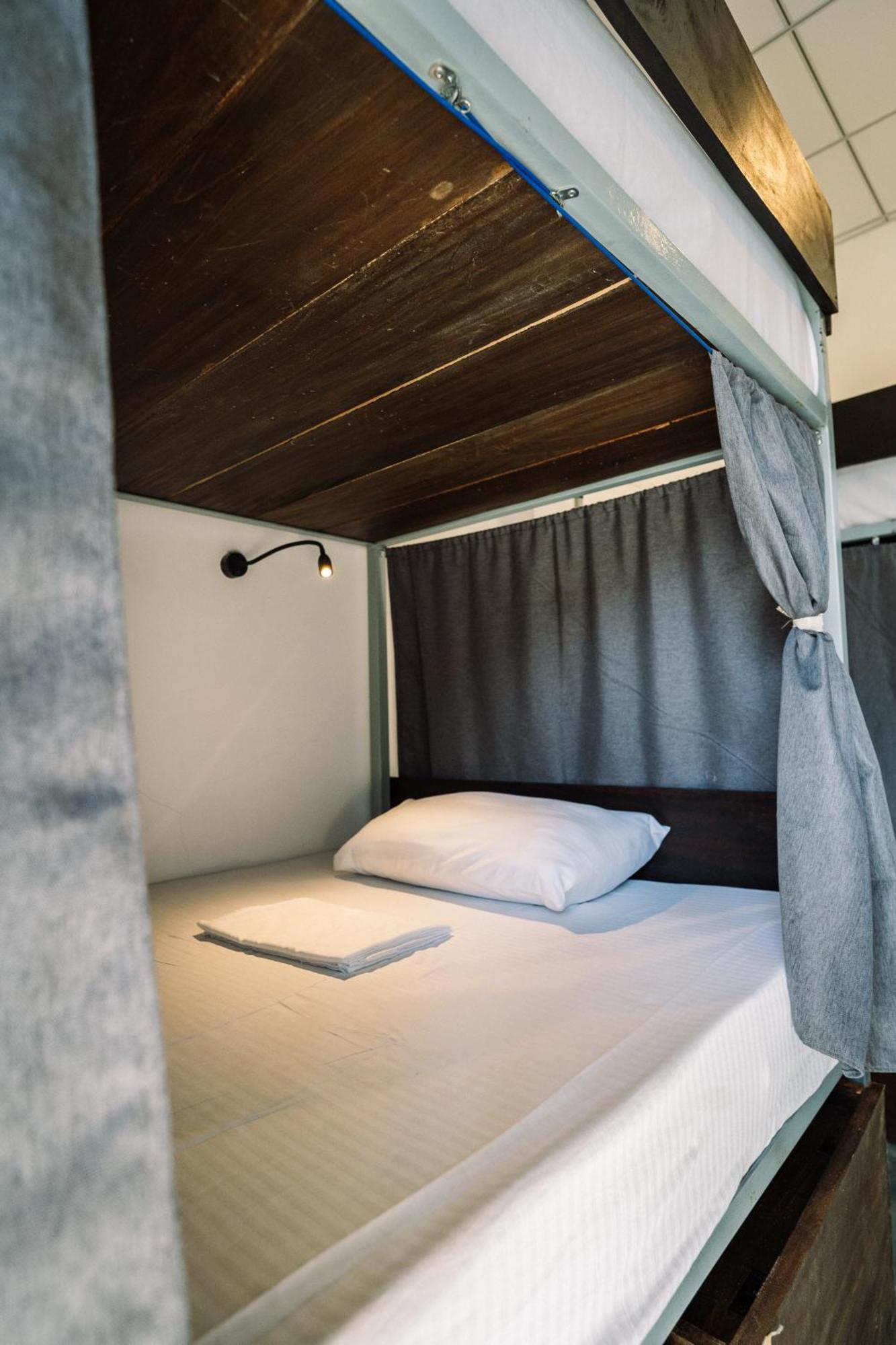 Chill Vibes Hiriketiya Hostel Диквела Екстериор снимка