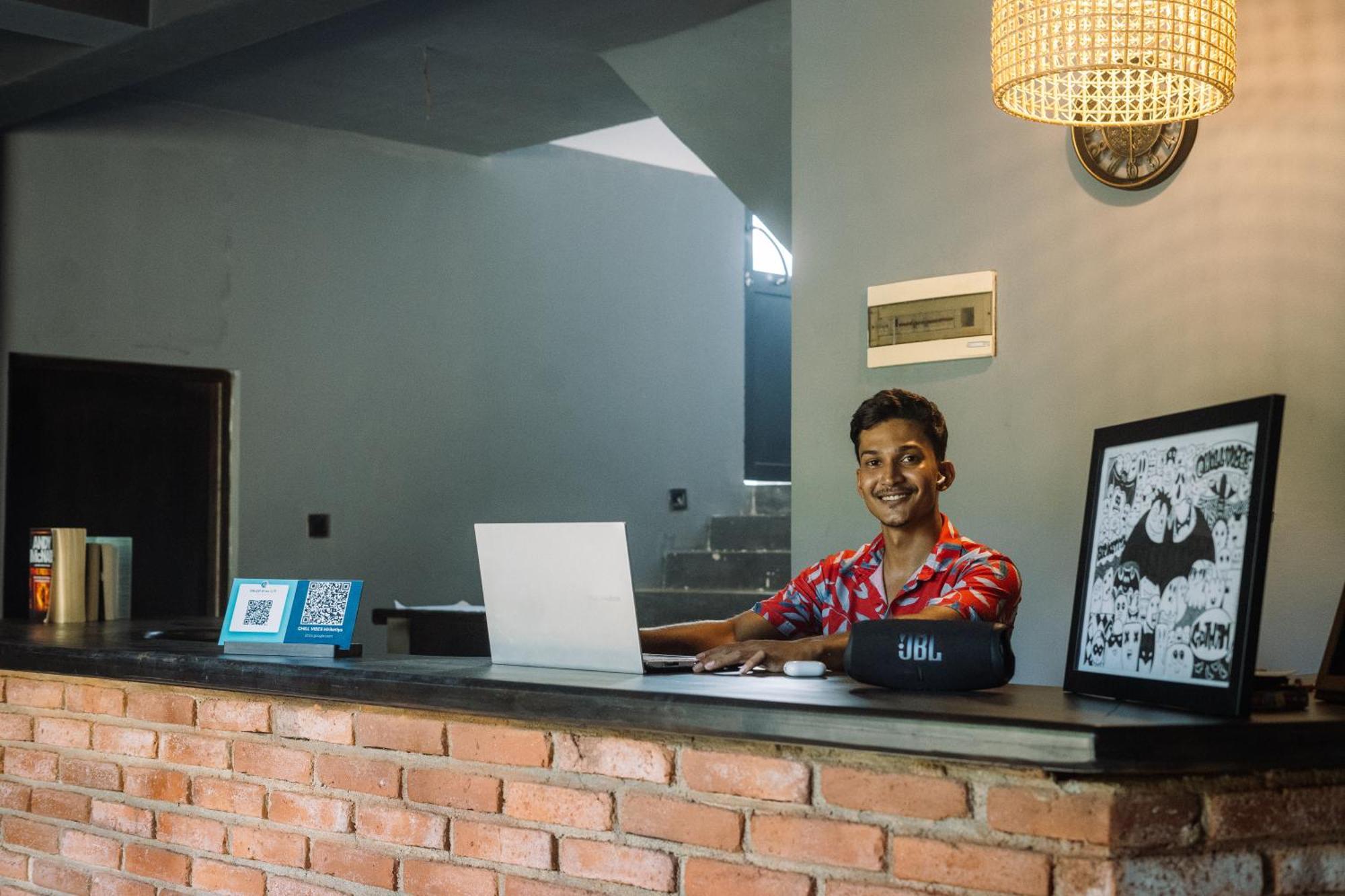Chill Vibes Hiriketiya Hostel Диквела Екстериор снимка